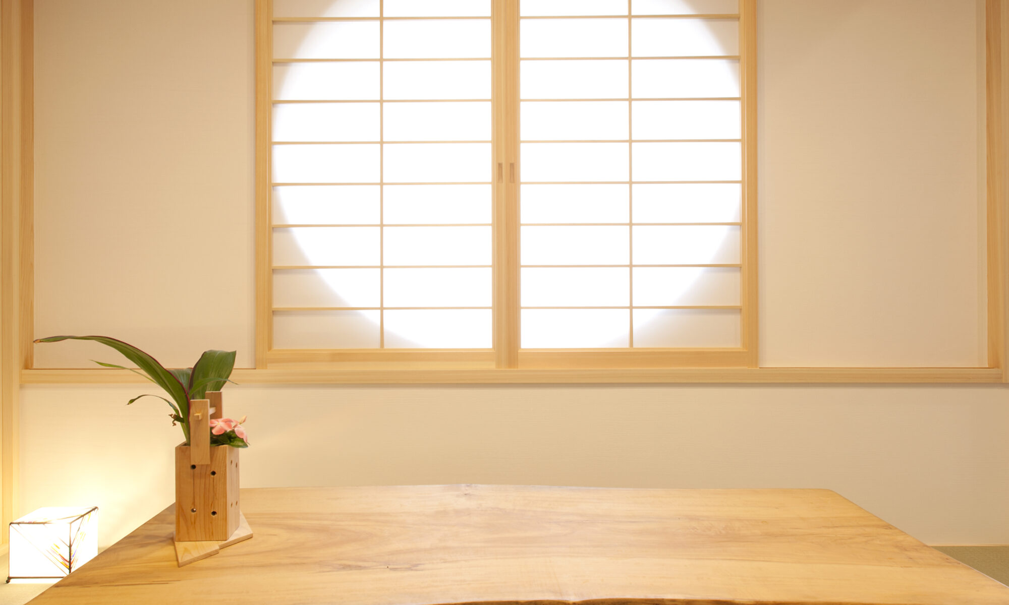 丸窓の光冷暖の家 奈良の注文住宅 家族の森